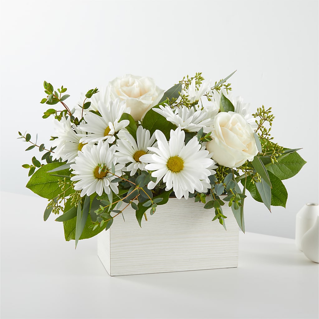 Fresh Linen Box Bouquet –  Natural Flowers Llc, Centreville VA