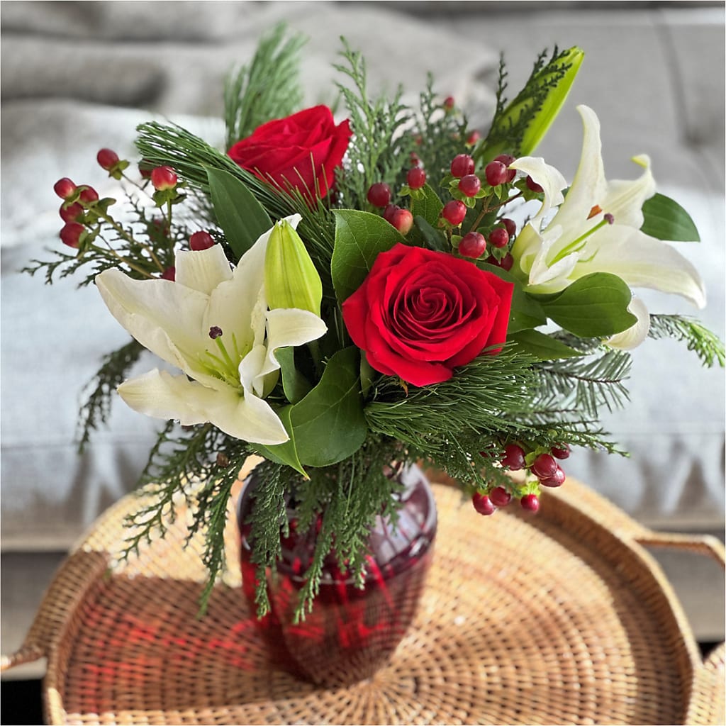 Evergreen Delight Bouquet –  Natural Flowers Llc, Centreville VA
