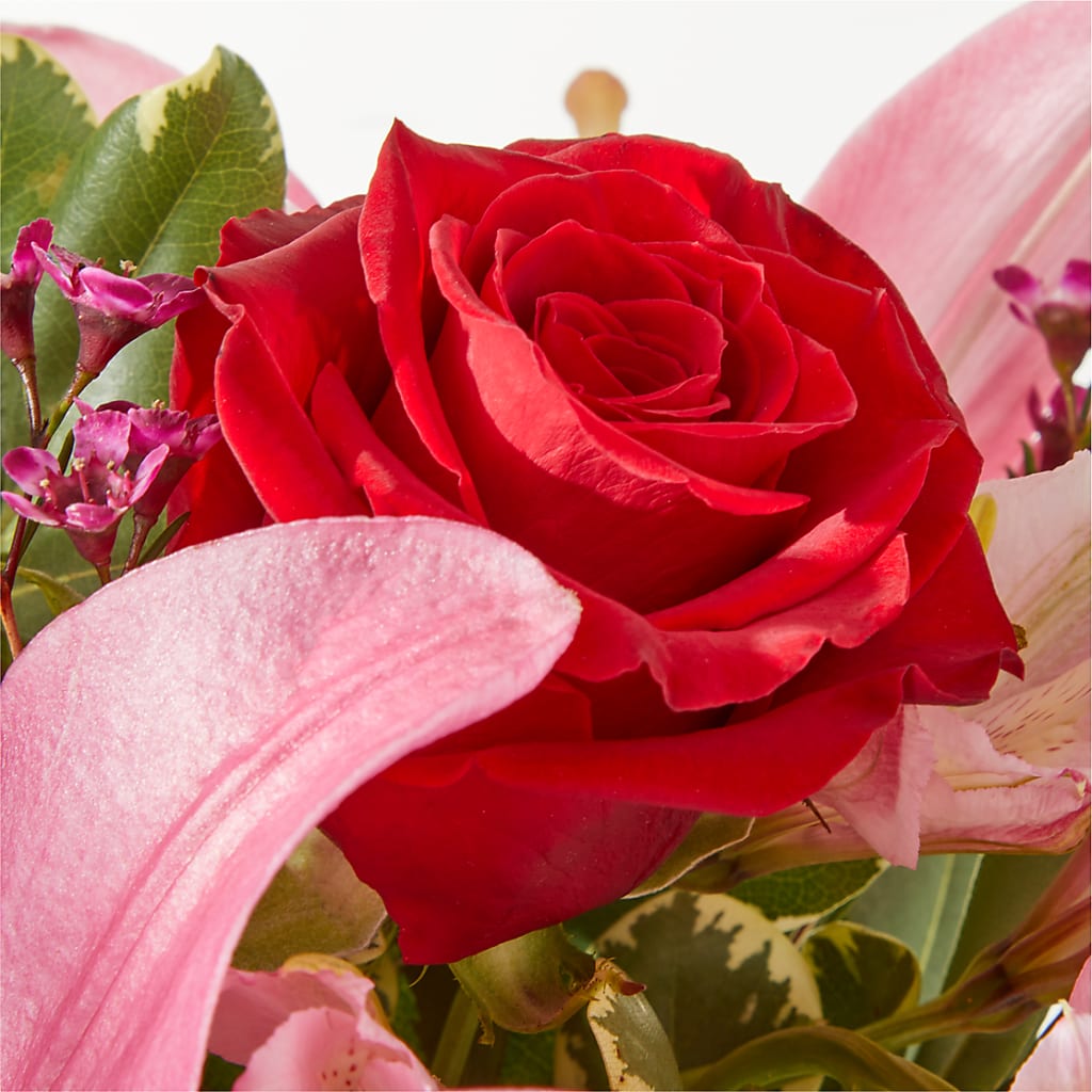 Lucky in Love Bouquet –  Natural Flowers Llc, Centreville VA