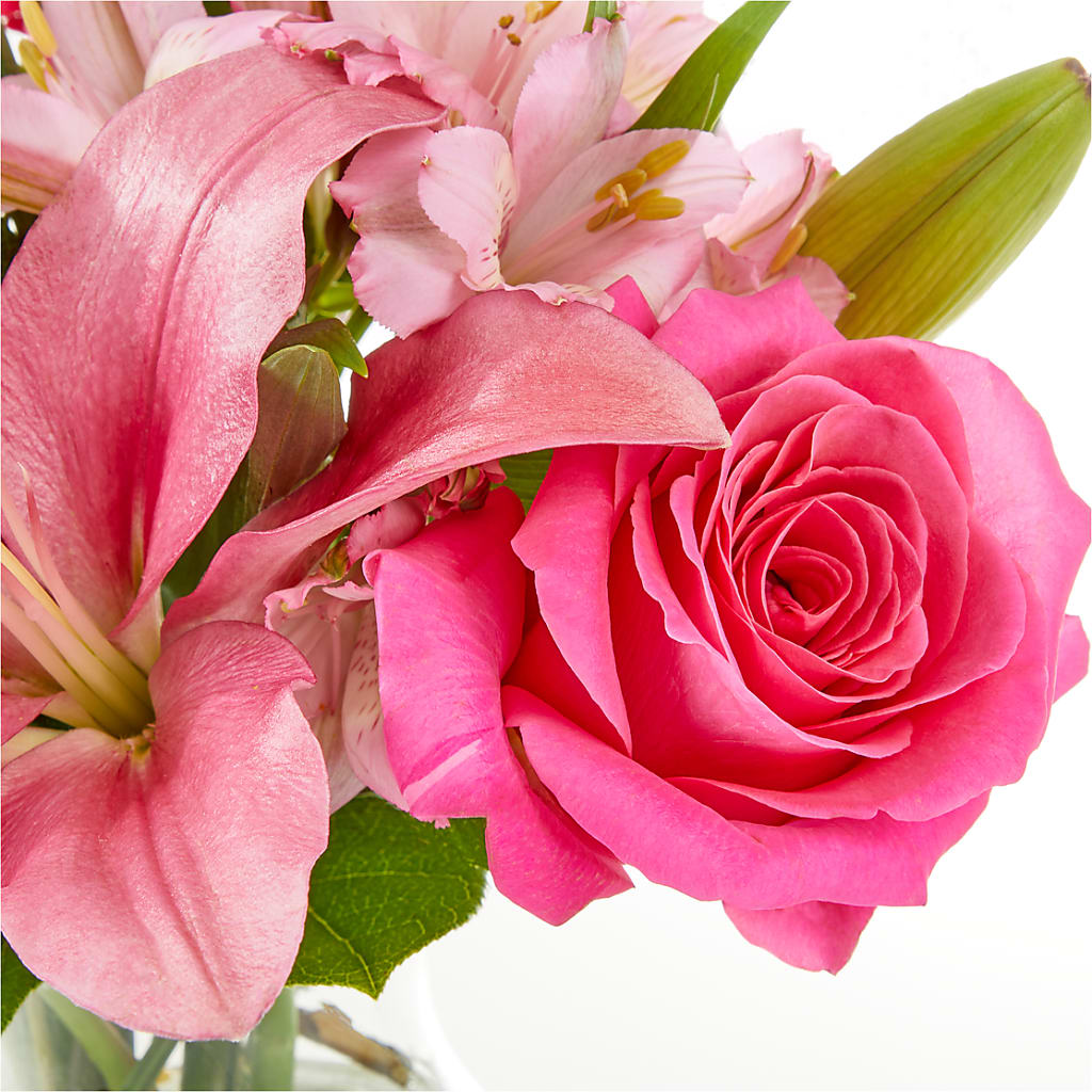 Lots of Love Bouquet –  Natural Flowers Llc, Centreville VA