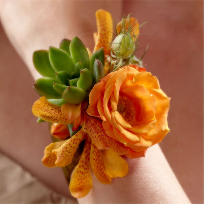 Irresistible Love Wrist Corsage –  Natural Flowers Llc, Centreville VA
