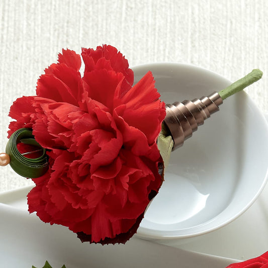 Red Carnation Boutonniere –  Natural Flowers Llc, Centreville VA